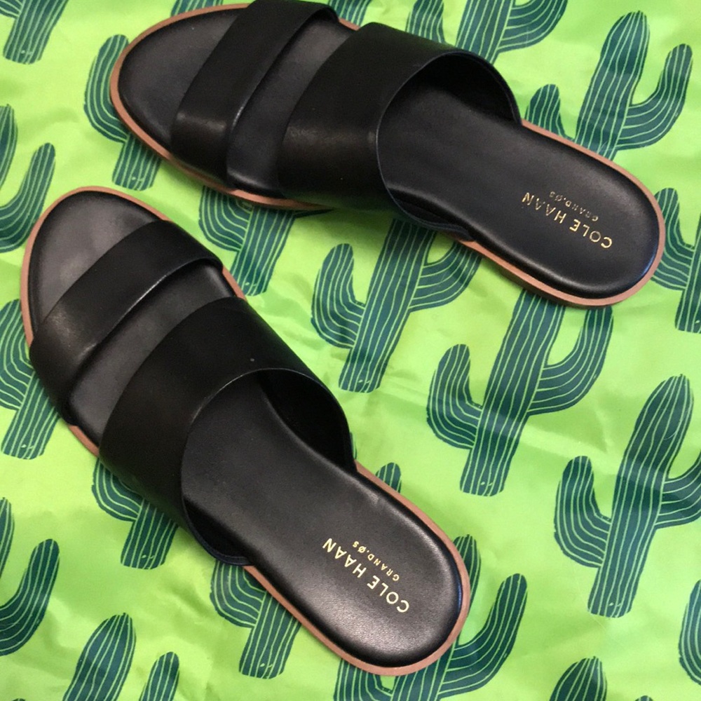 Like new- black leather Cole Haan sandals sz 7